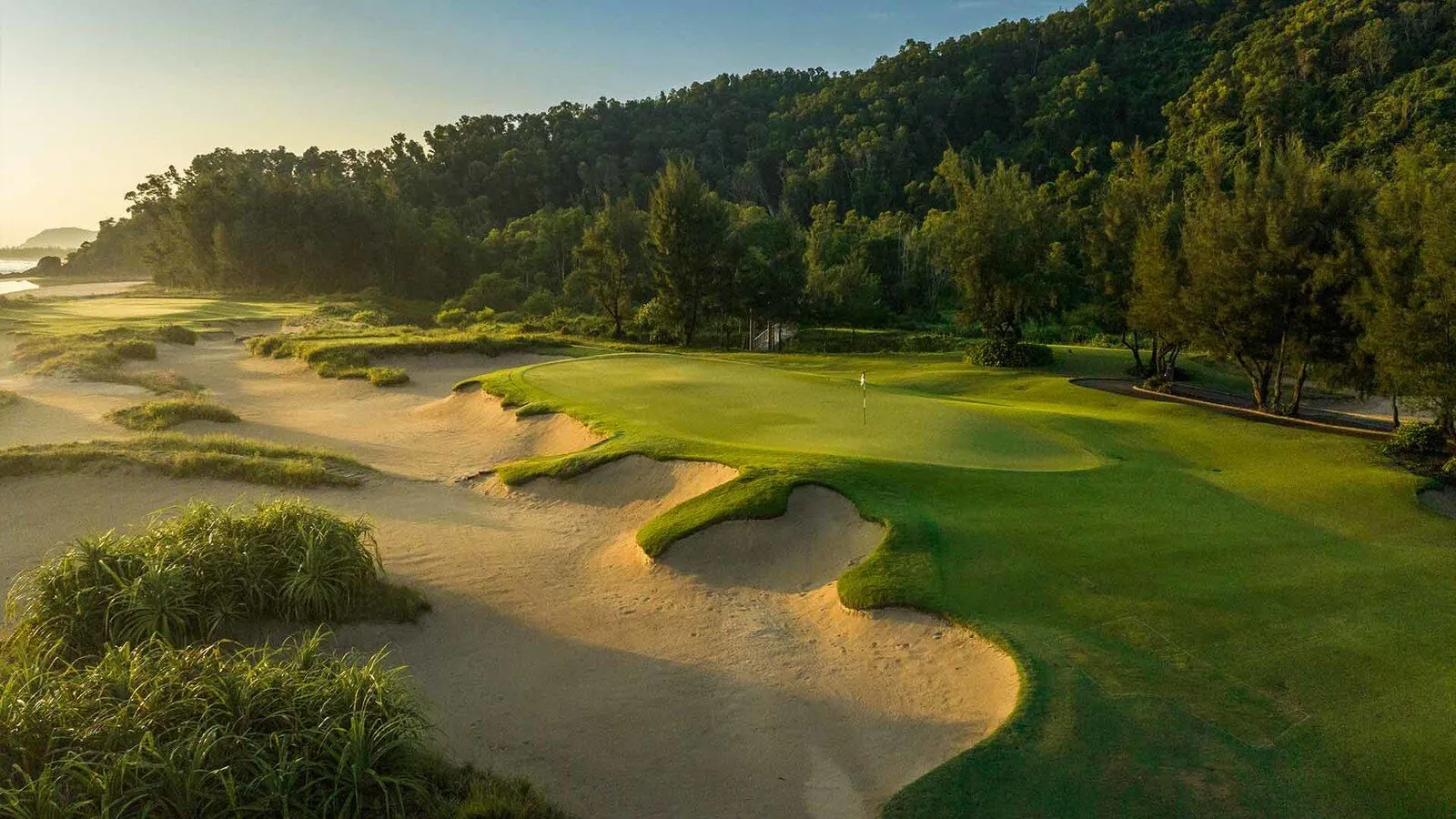 Hole 5 par 3