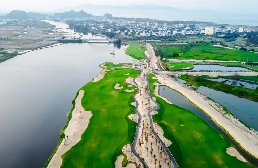 Legend Da Nang exterior