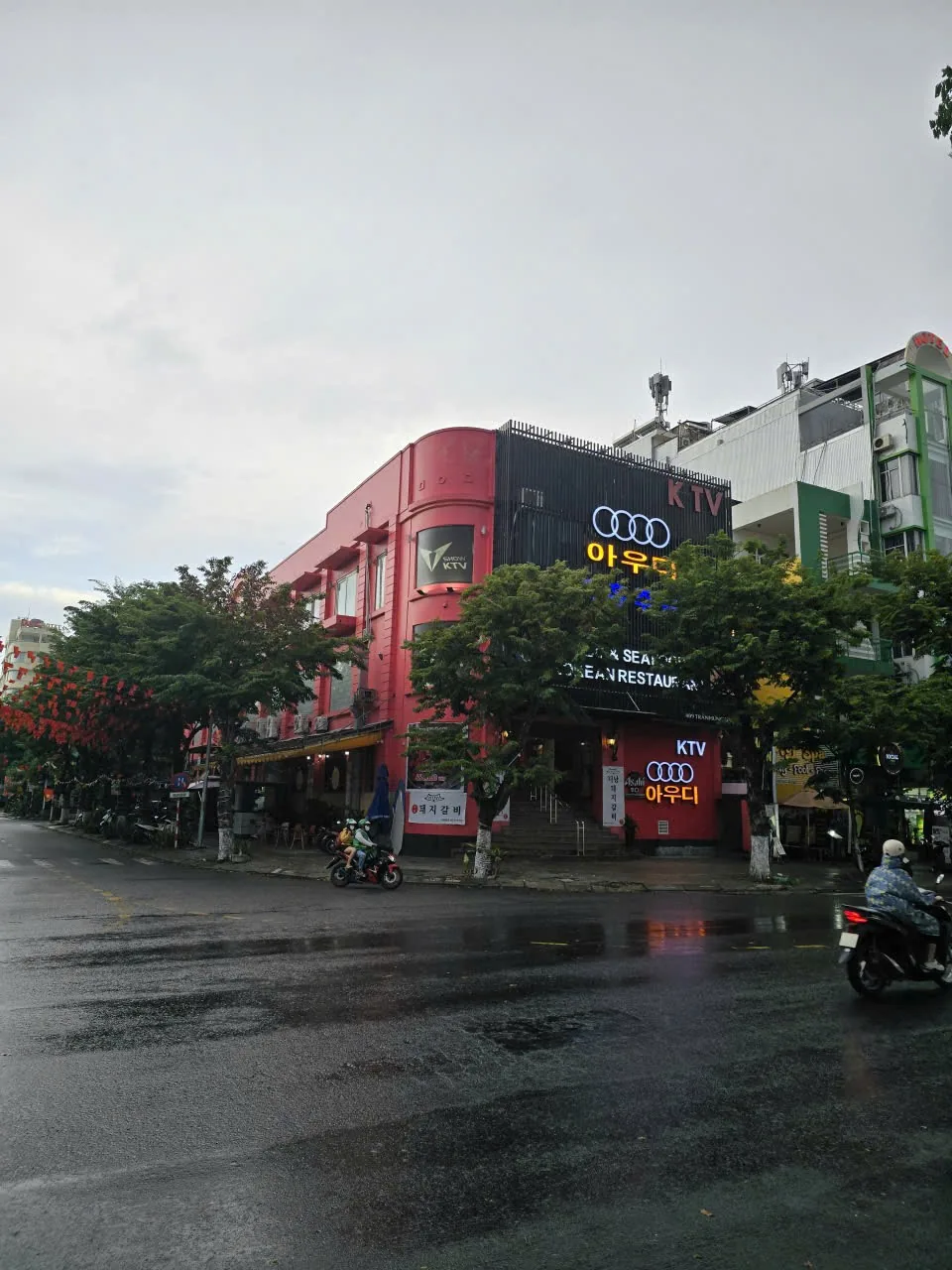 Audi Karaoke exterior