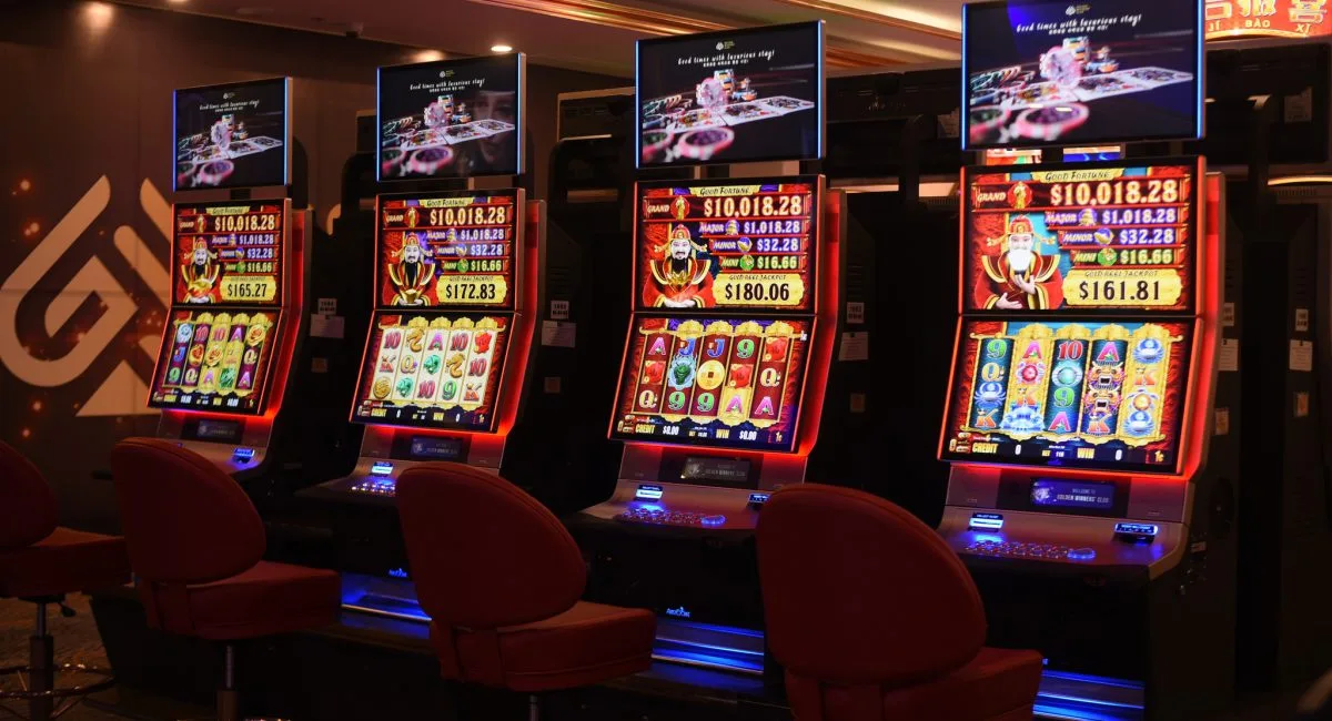 Lucky 7 Club gaming floor