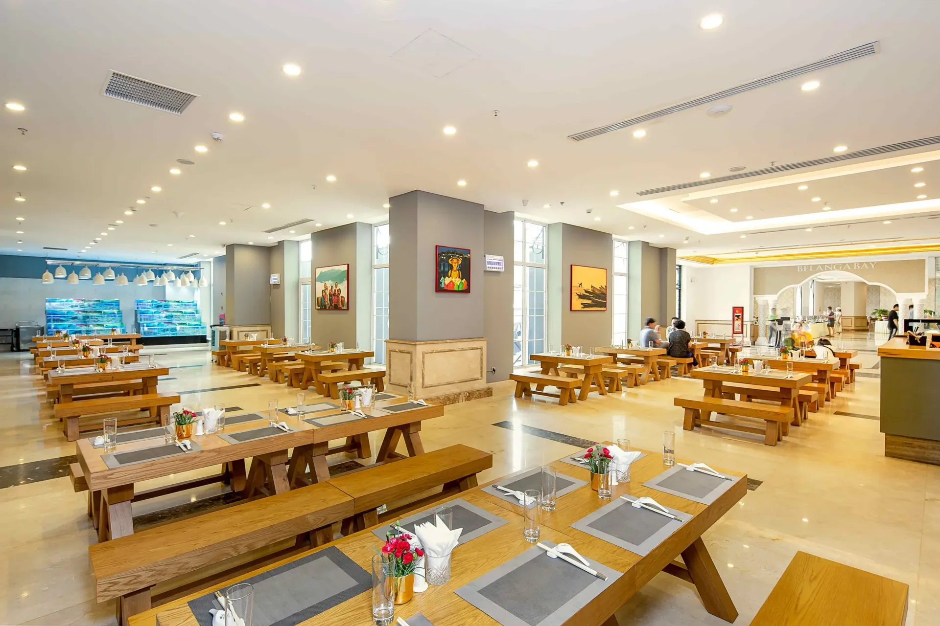 Viet Kitchen dining room