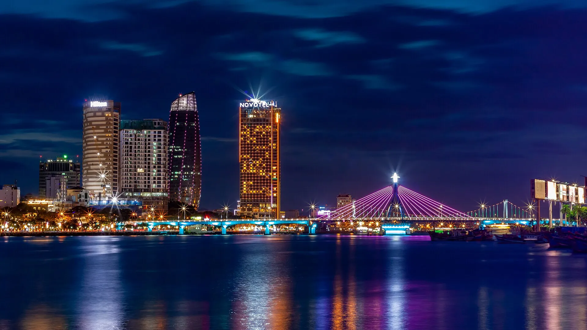 Han River Bridge and skyline at night